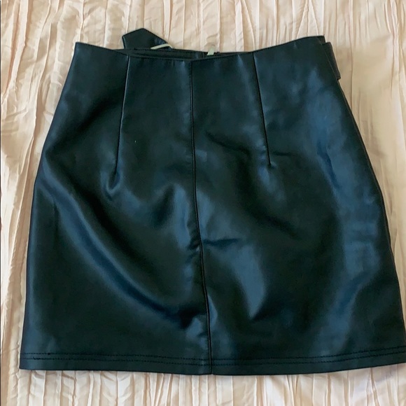 Leather skirt - Picture 3 of 4